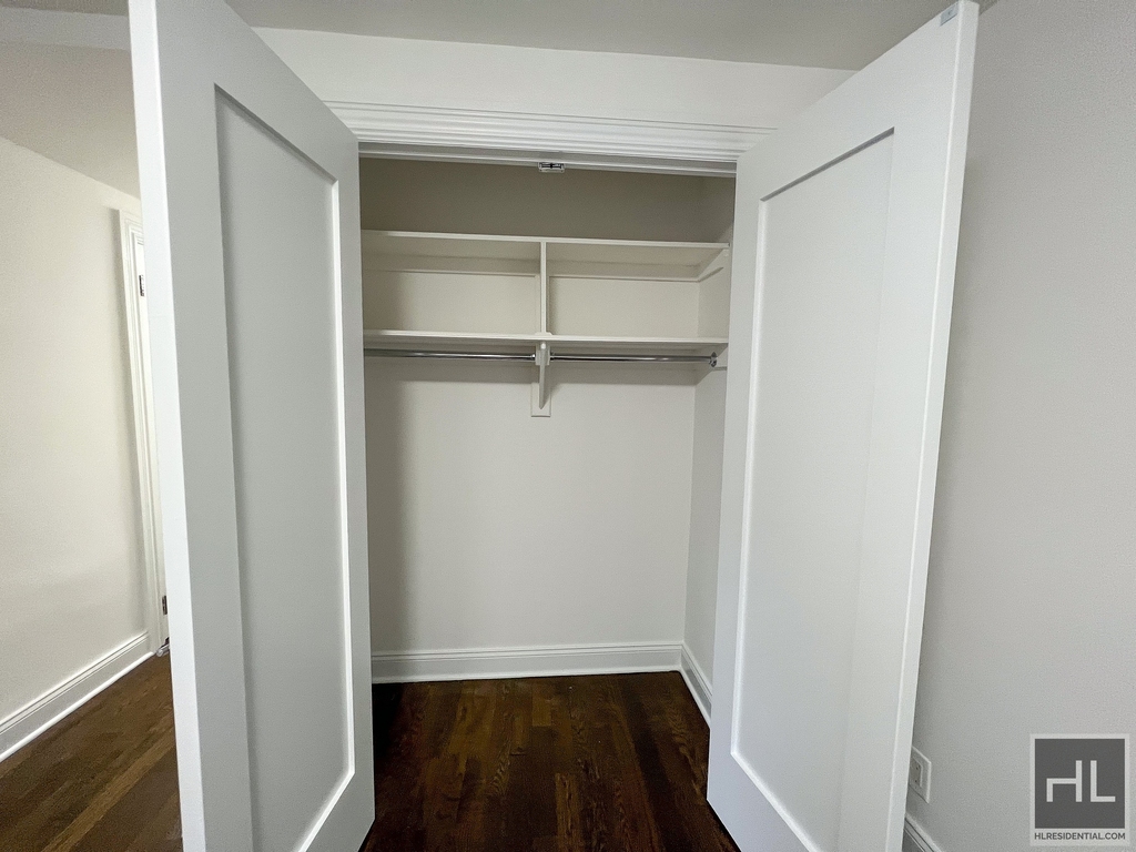 East 56 Street - Photo 3