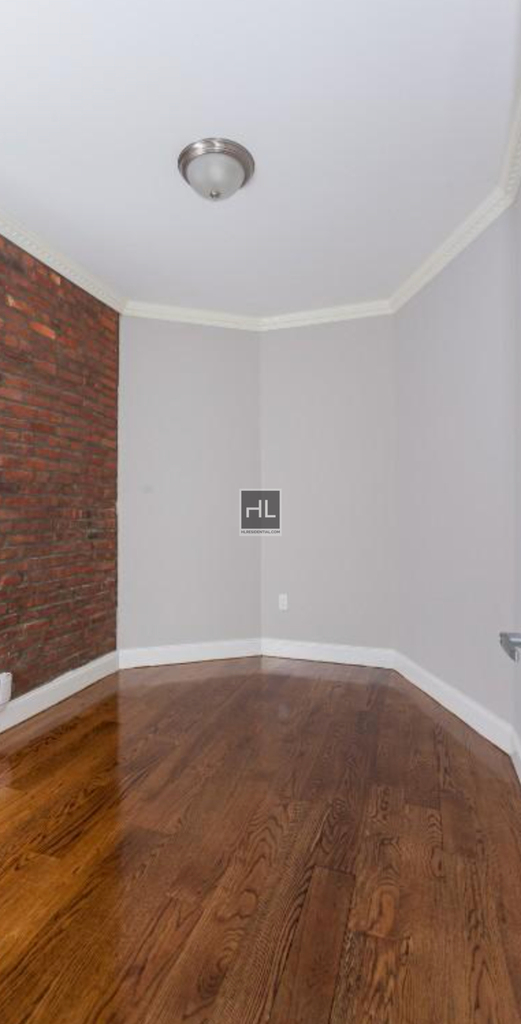 W 103rd St. - Photo 5