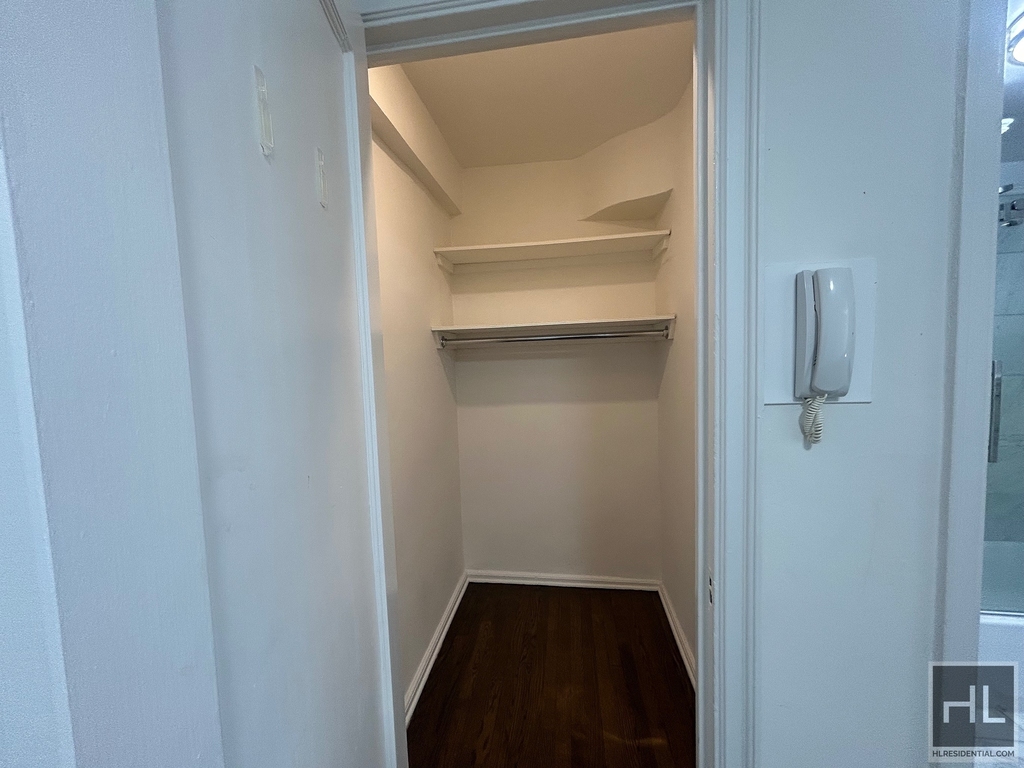 East 38 Street - Photo 1
