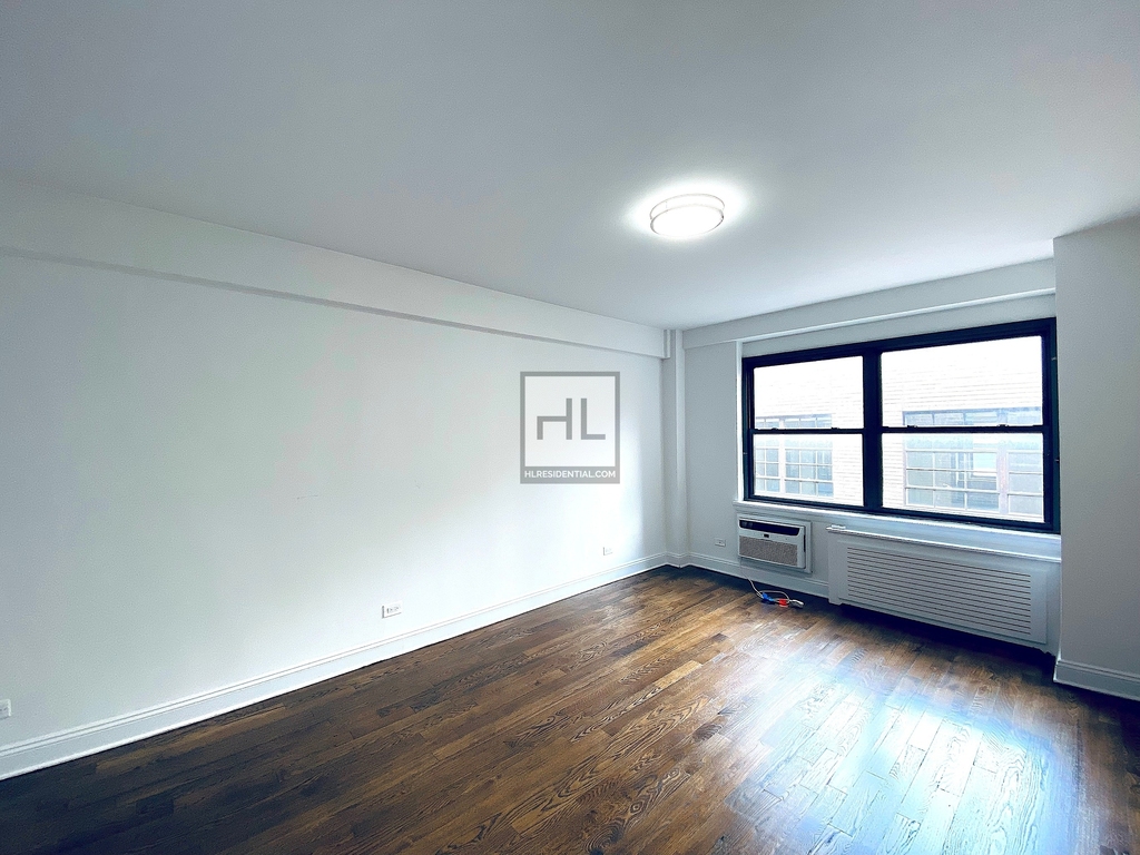 East 57th Street - Photo 2