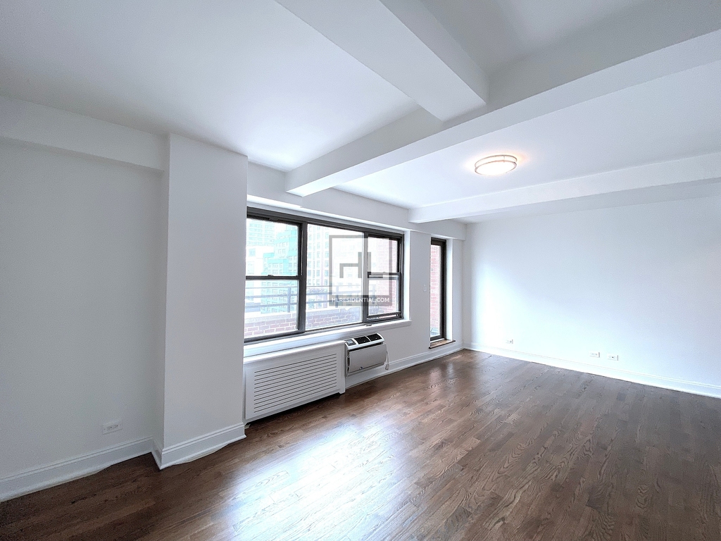 East 57th Street - Photo 0