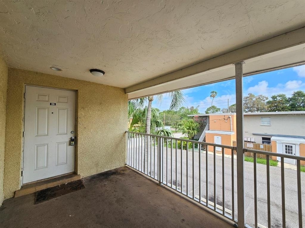 117 N Evergreen Avenue - Photo 2