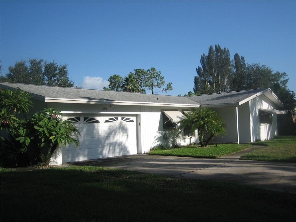 2245 Cedar Drive - Photo 3