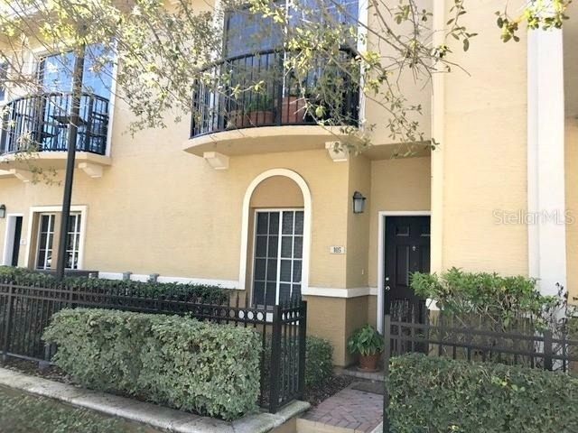 105 S Sherrill Street - Photo 2