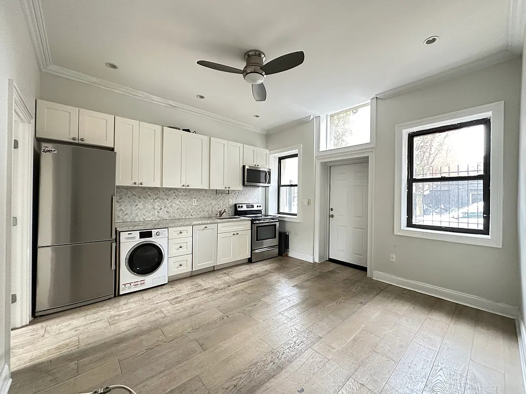 211 Johnson Avenue - Photo 0