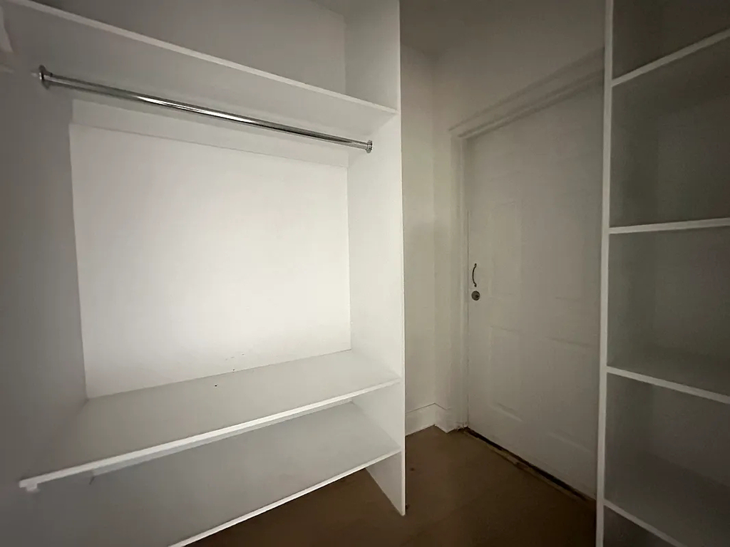 211 Johnson Avenue - Photo 3
