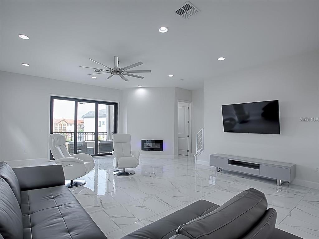 7661 Toscana Boulevard - Photo 10