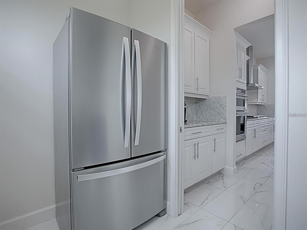 7661 Toscana Boulevard - Photo 8