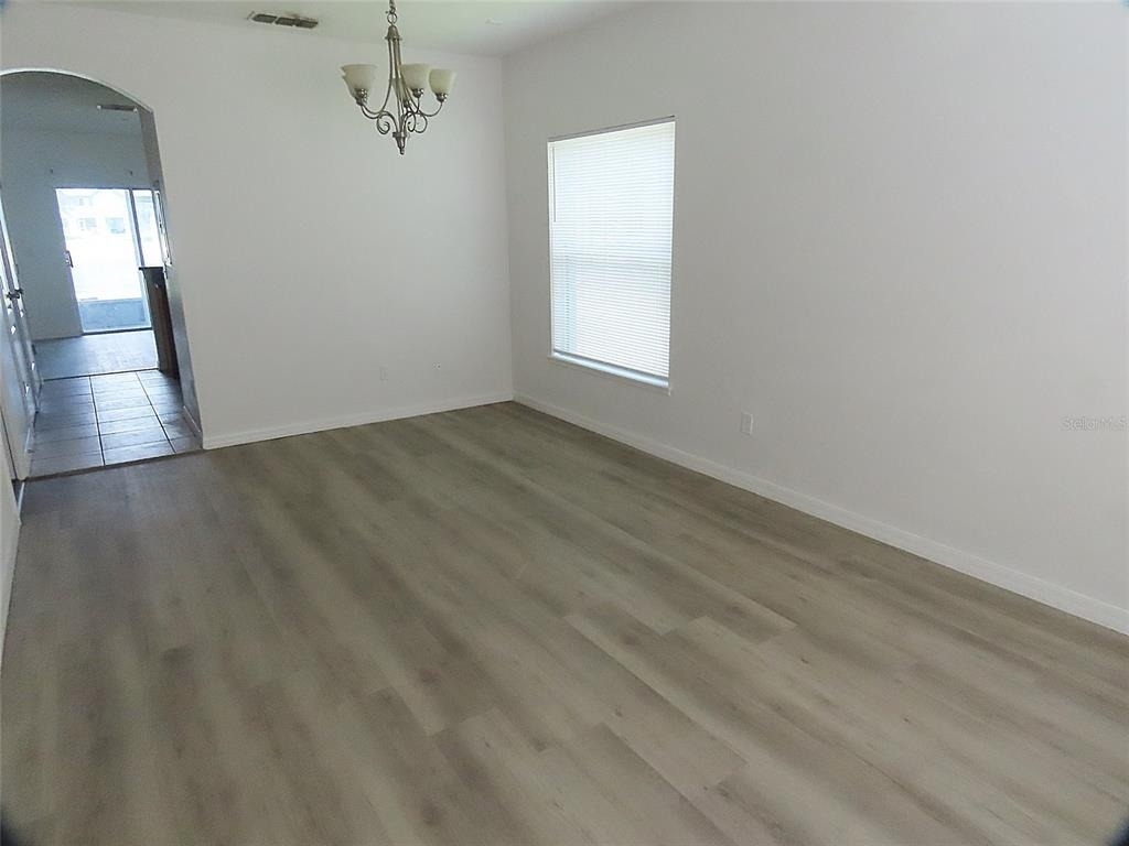 427 Wilton Circle - Photo 2