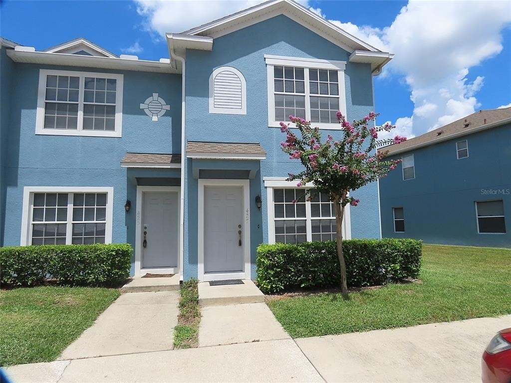 427 Wilton Circle - Photo 0