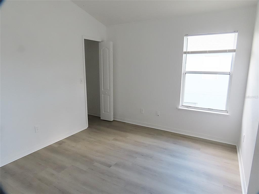 427 Wilton Circle - Photo 10