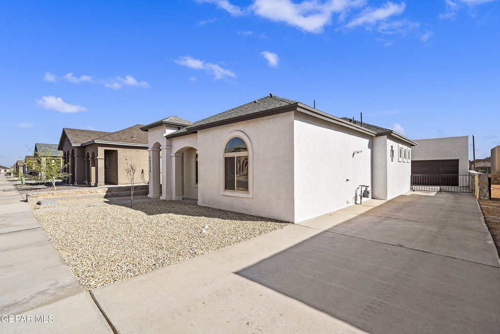 14328 Chris Zingo Lane - Photo 2