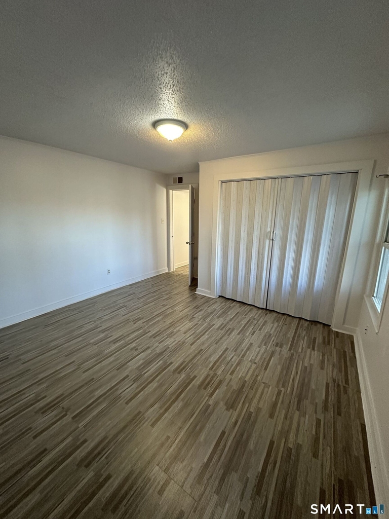 210 Derby Avenue - Photo 5