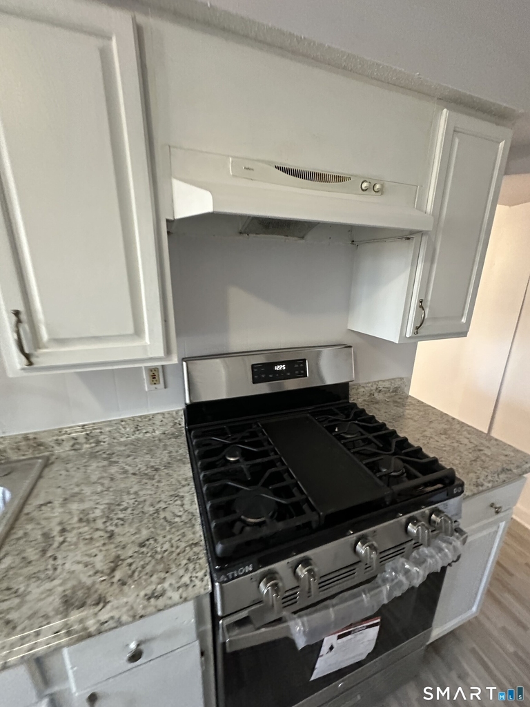 210 Derby Avenue - Photo 12