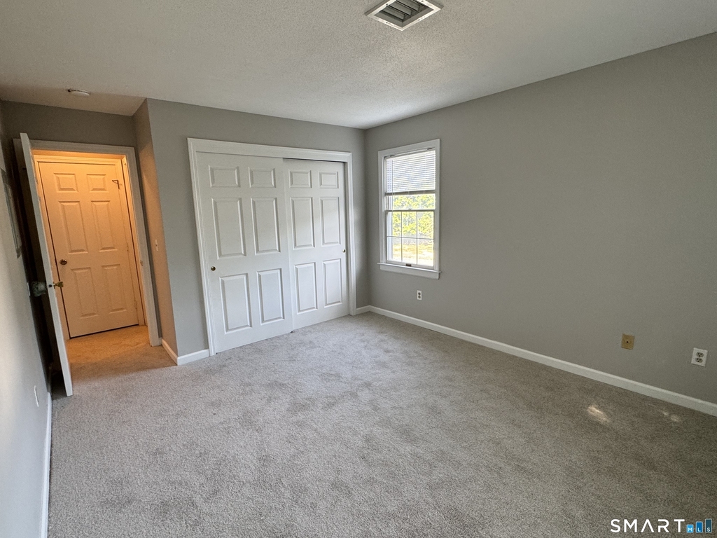 2 Concorde Way - Photo 4