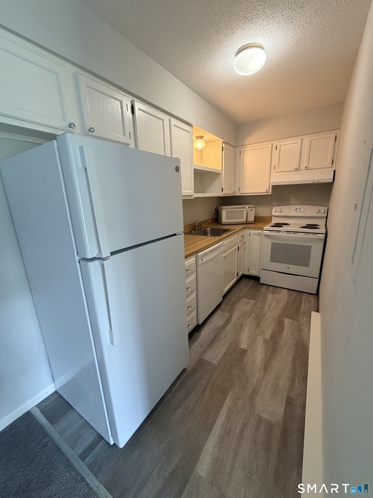 115 Short Beach Road - Photo 2