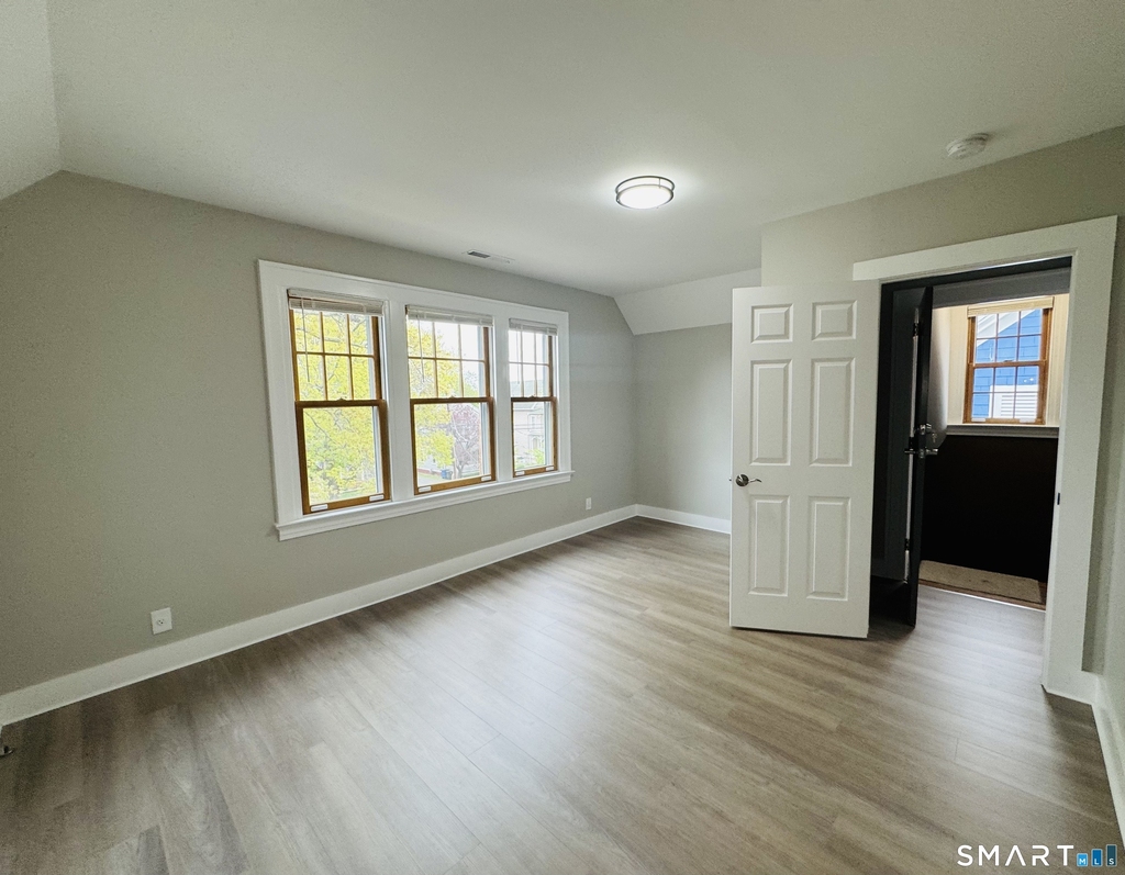 52 Howard Avenue - Photo 2