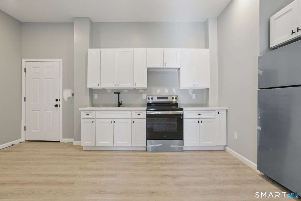 215-219 Bank Street - Photo 13