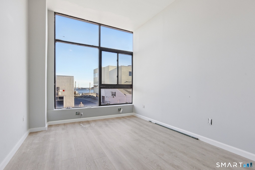 215 Bank Street - Photo 10