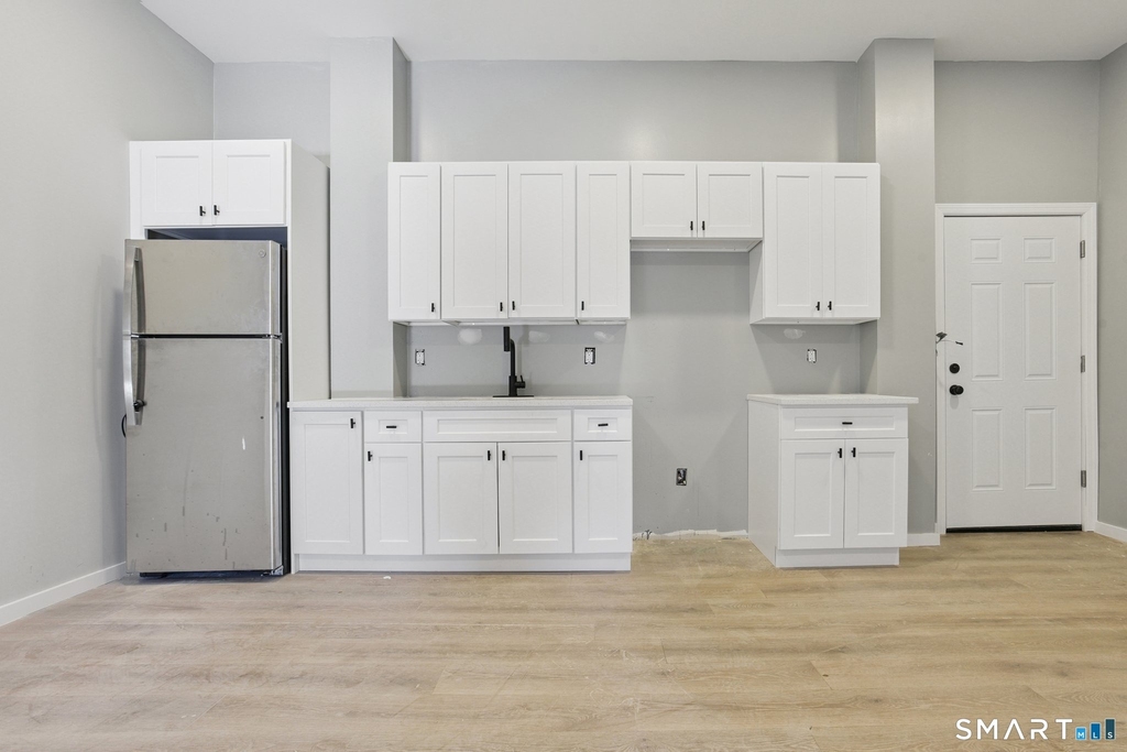 215 Bank Street - Photo 22