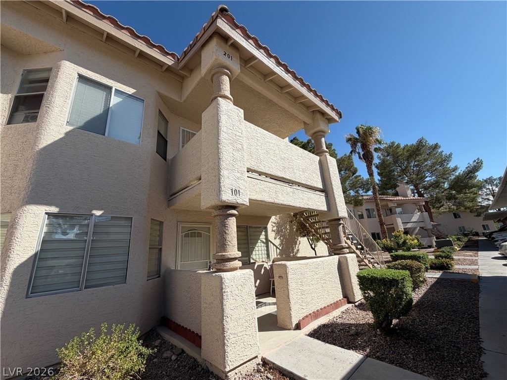 920 Rockview Drive - Photo 0
