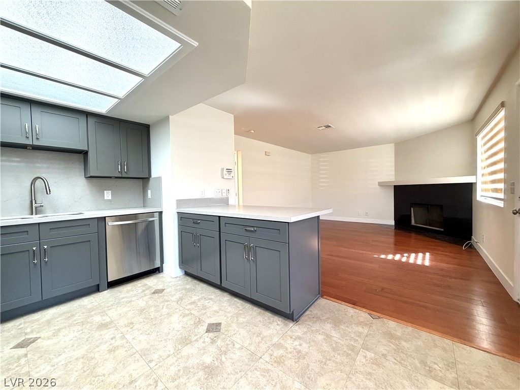 920 Rockview Drive - Photo 2