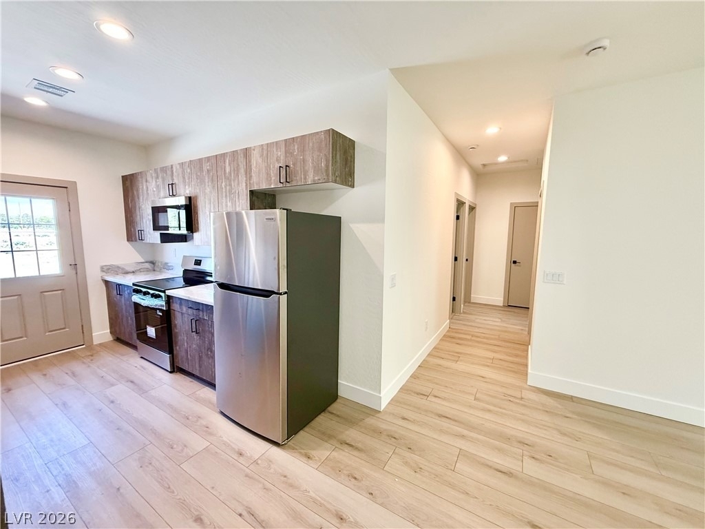 461 E Comstock Street - Photo 5