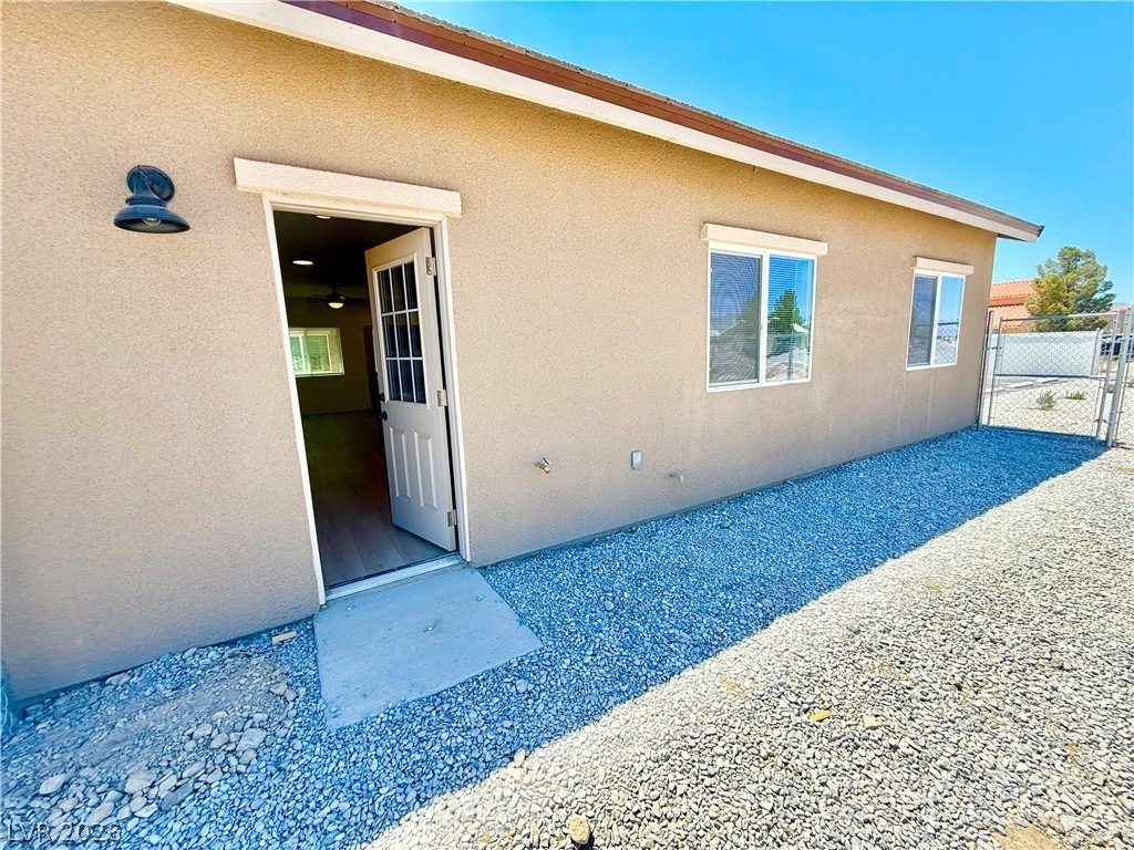 461 E Comstock Street - Photo 20