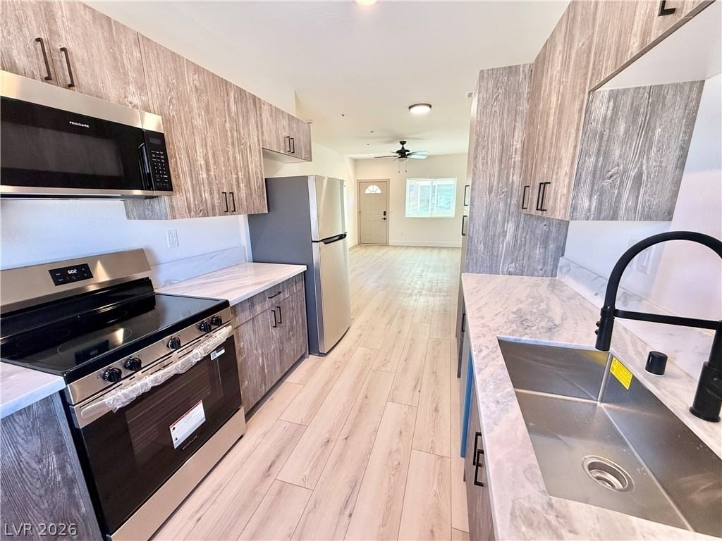 461 E Comstock Street - Photo 3