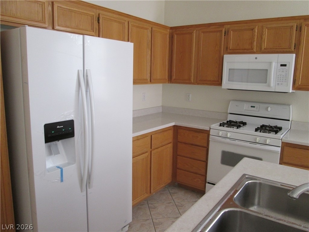 8049 Palace Estate Avenue - Photo 3