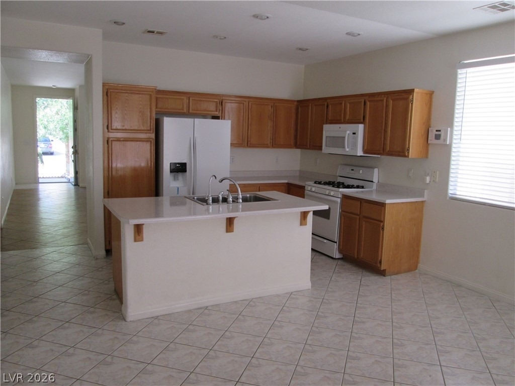 8049 Palace Estate Avenue - Photo 2