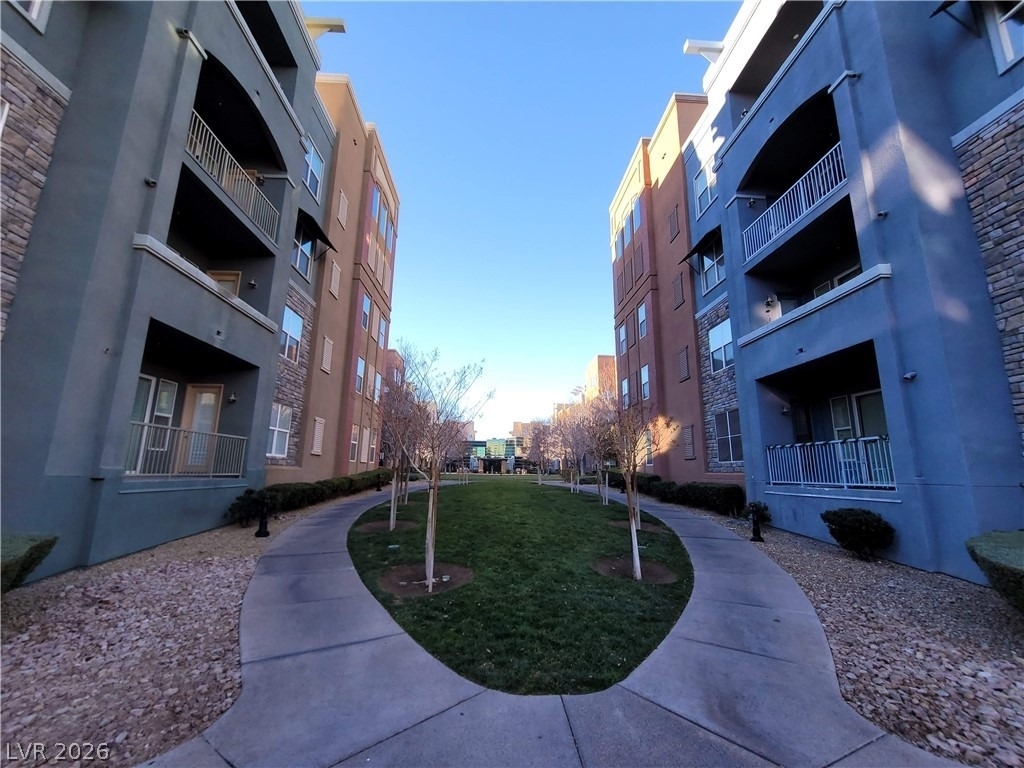 44 E Serene Avenue - Photo 1