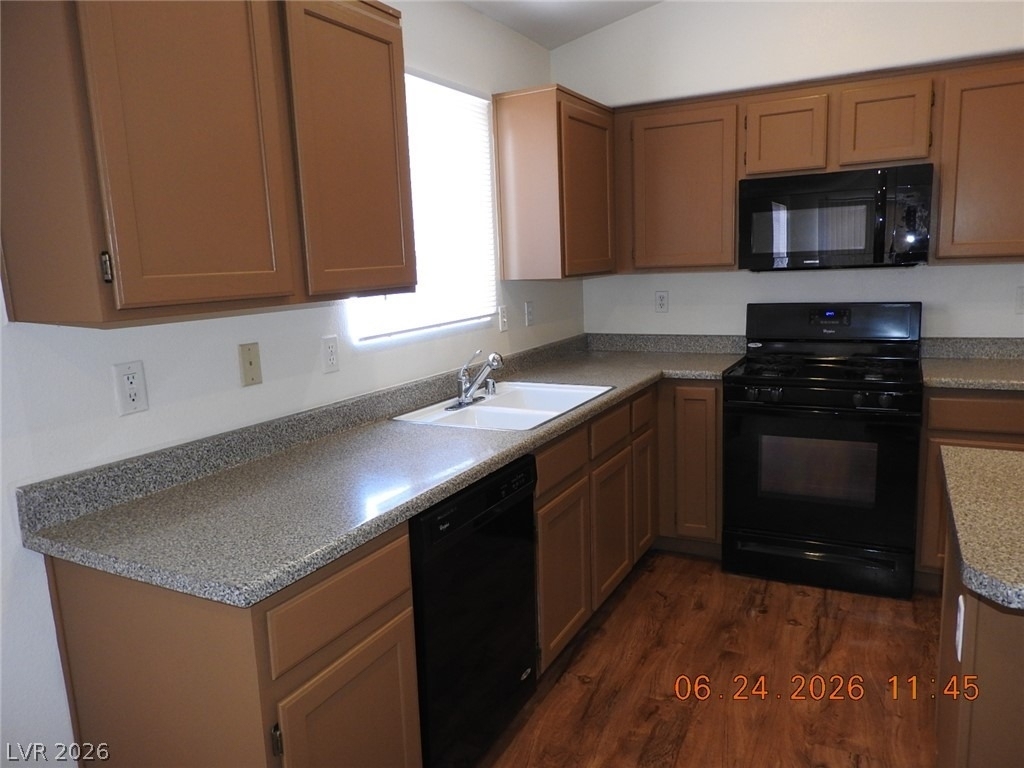 4916 Corsica Island Street - Photo 6