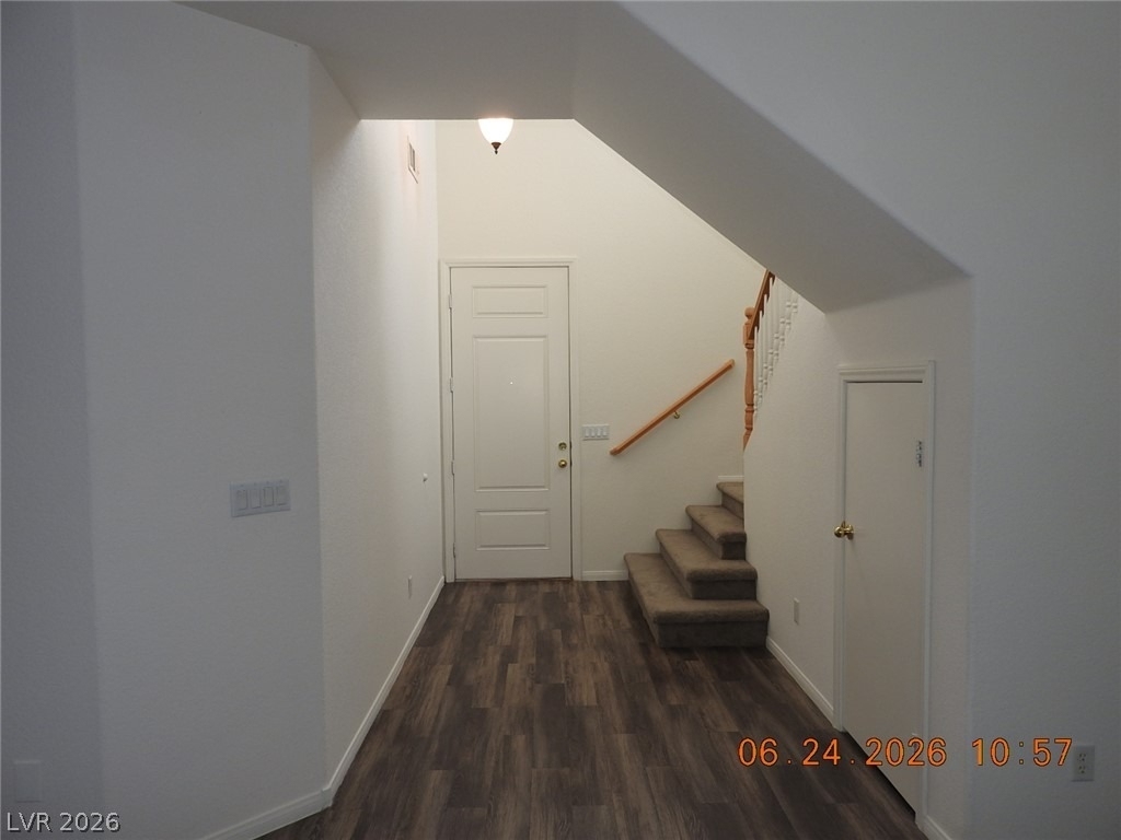 521 Dolphin Peak Court - Photo 2