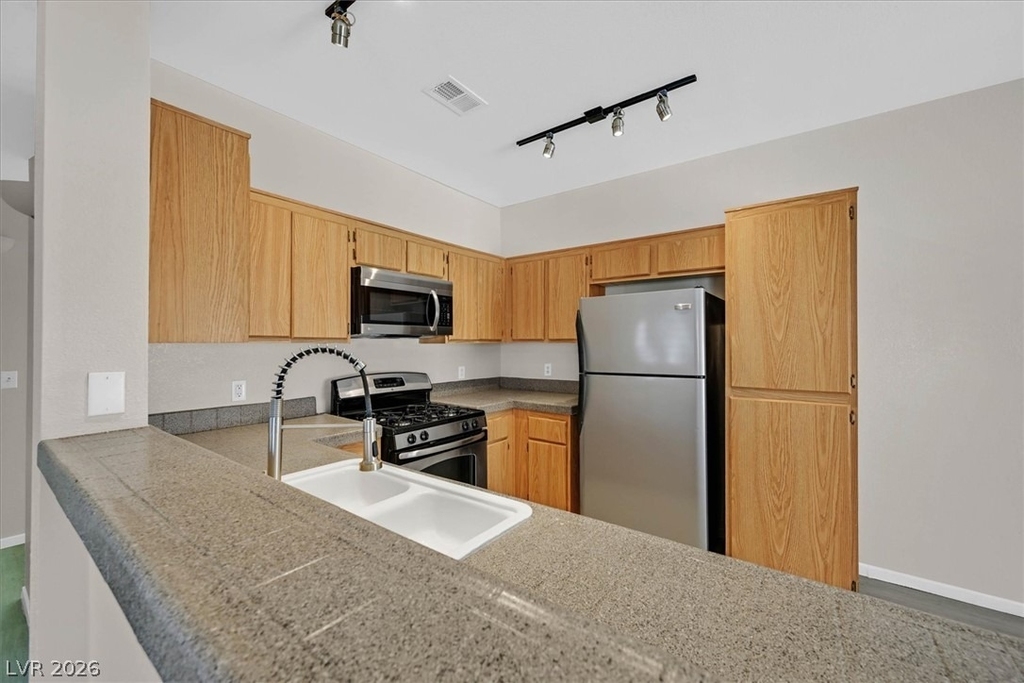251 S Green Valley Parkway - Photo 23