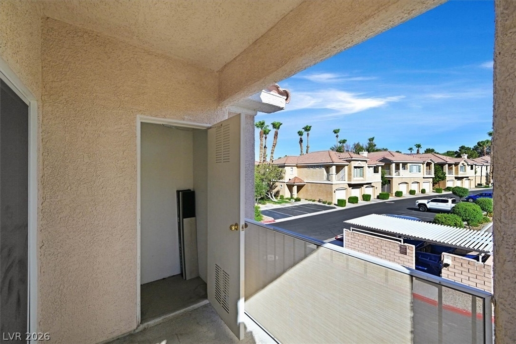 251 S Green Valley Parkway - Photo 16