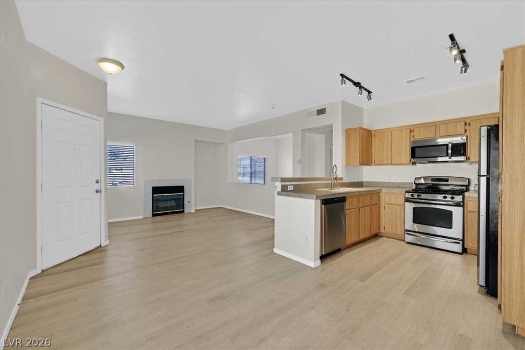 251 S Green Valley Parkway - Photo 27