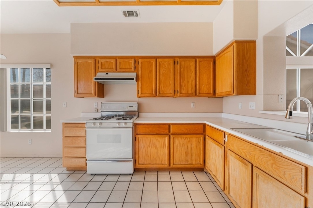 8150 Canto Avenue - Photo 4