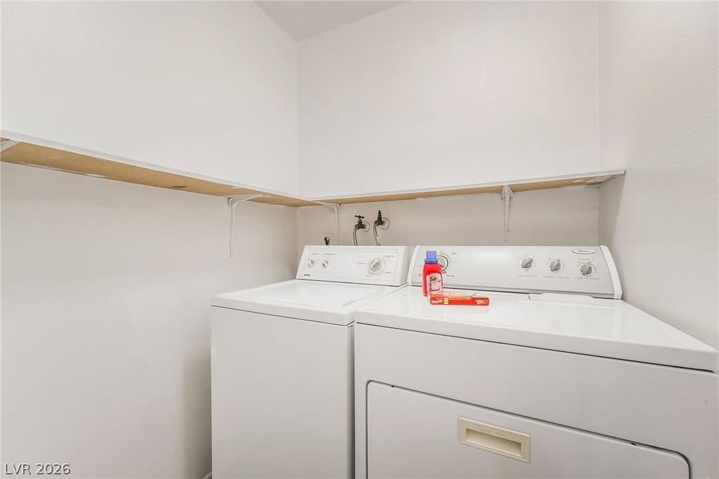 5576 W Rochelle Avenue - Photo 22