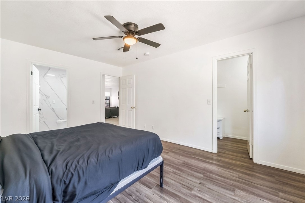5576 W Rochelle Avenue - Photo 14