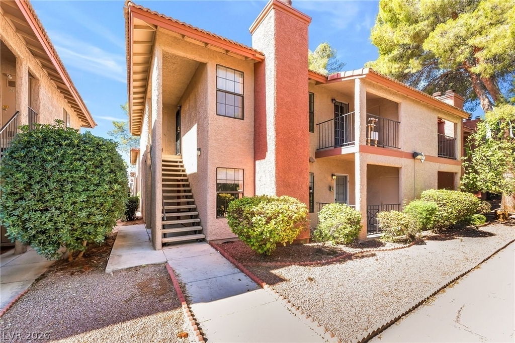 5576 W Rochelle Avenue - Photo 32