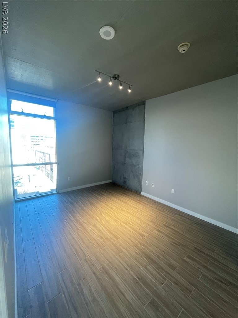 353 E Bonneville Avenue - Photo 7
