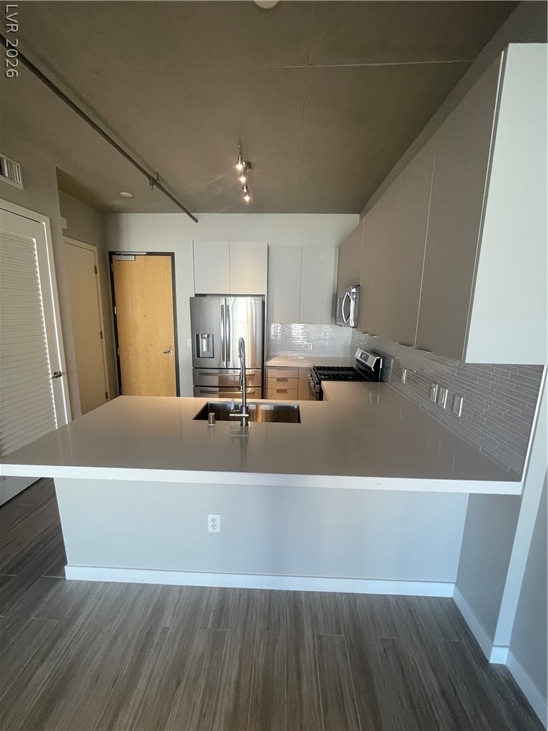 353 E Bonneville Avenue - Photo 2