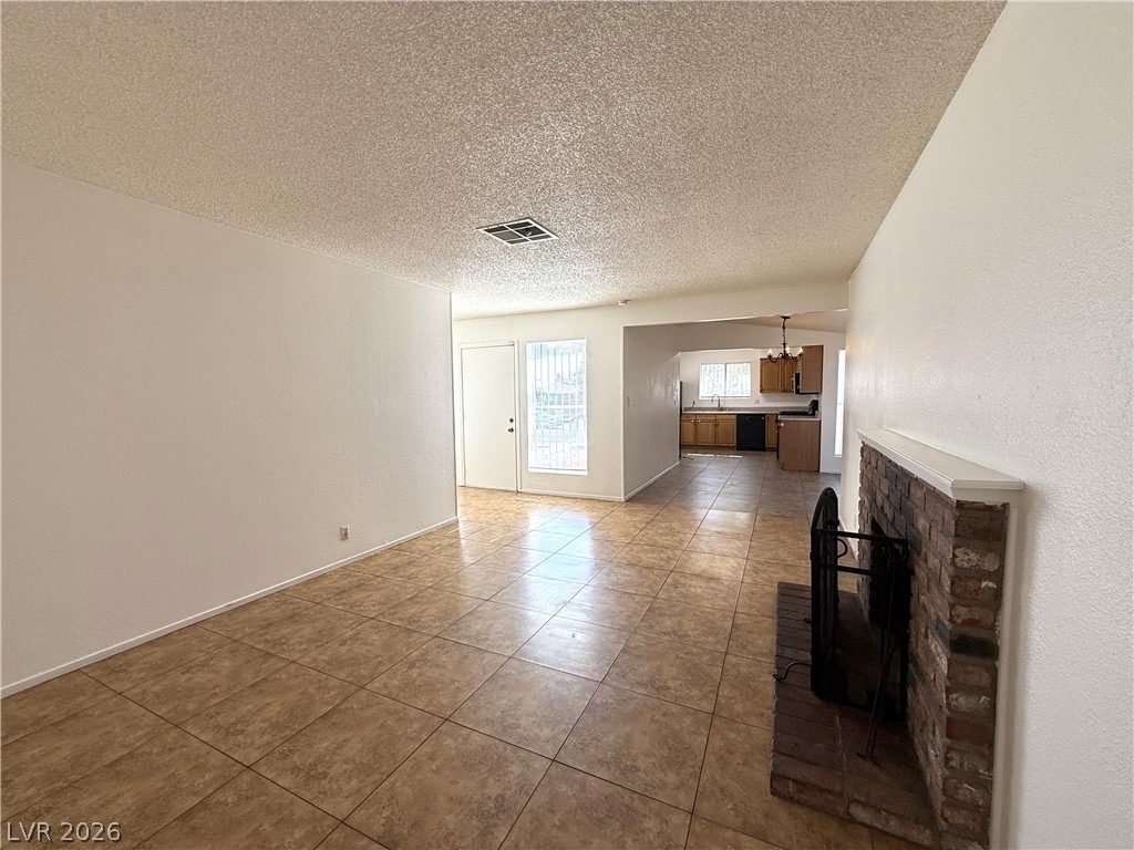 2220 La Sombra Street - Photo 2