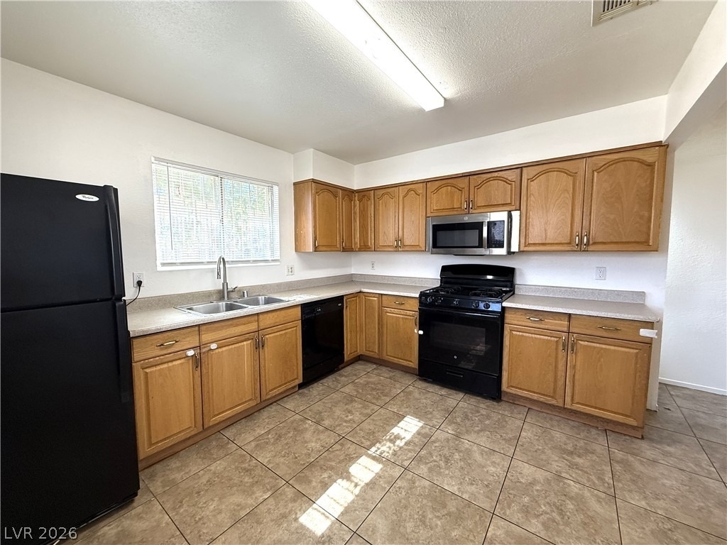 2220 La Sombra Street - Photo 5