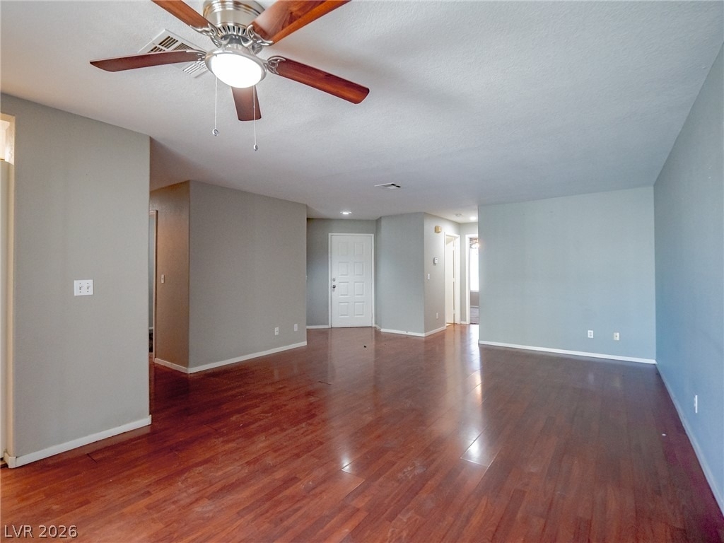 1401 Linnbaker Lane - Photo 4