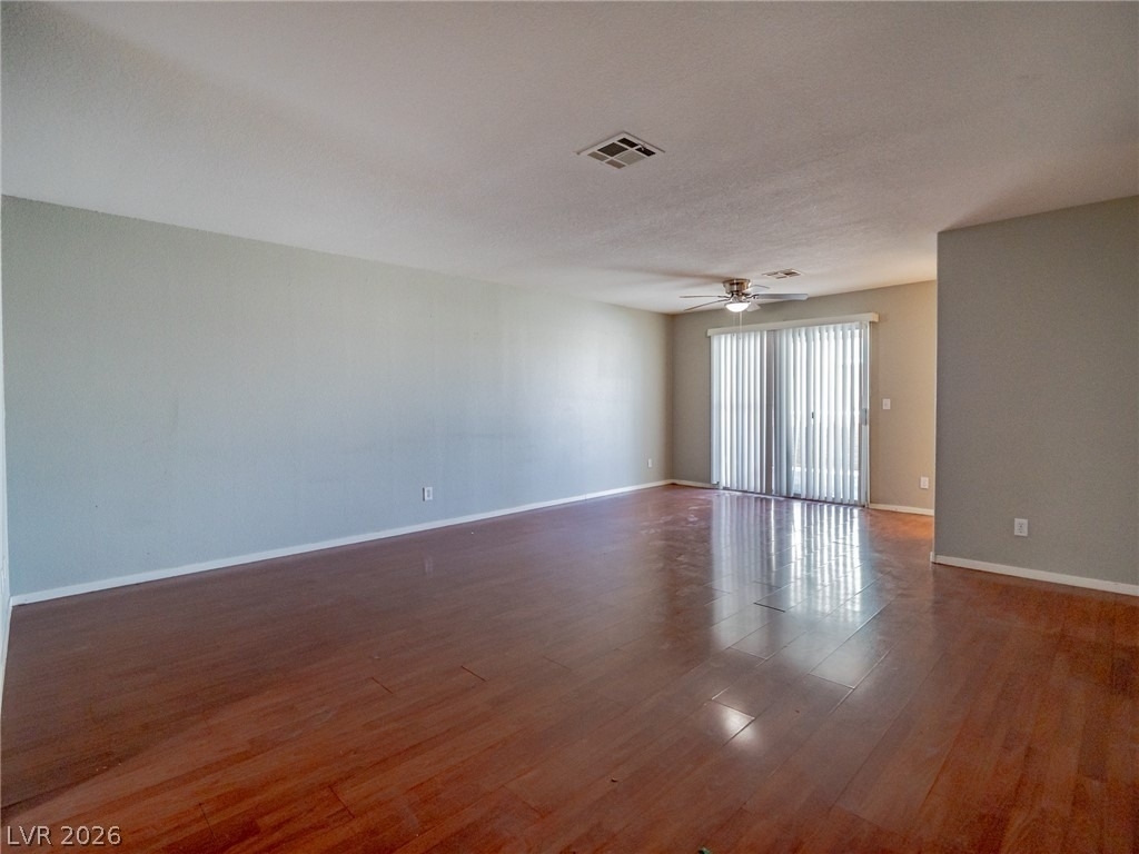 1401 Linnbaker Lane - Photo 2