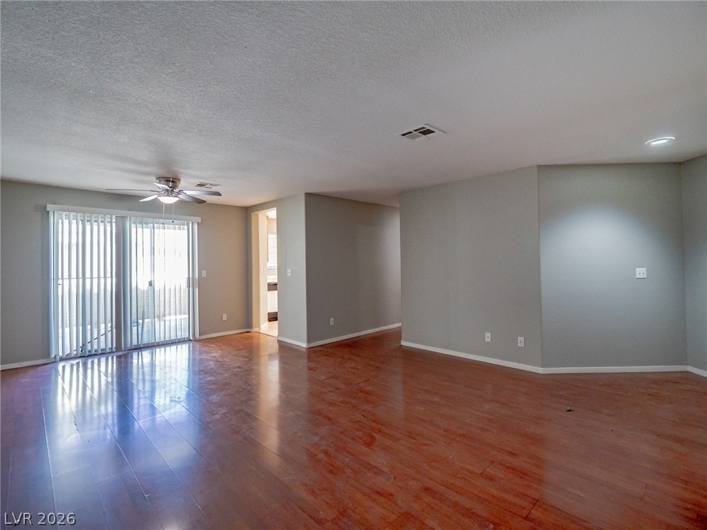 1401 Linnbaker Lane - Photo 3