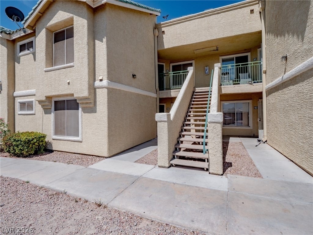 1401 Linnbaker Lane - Photo 0