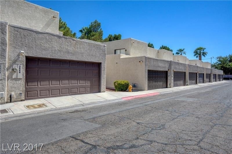 2654 Aracatuba Avenue - Photo 16